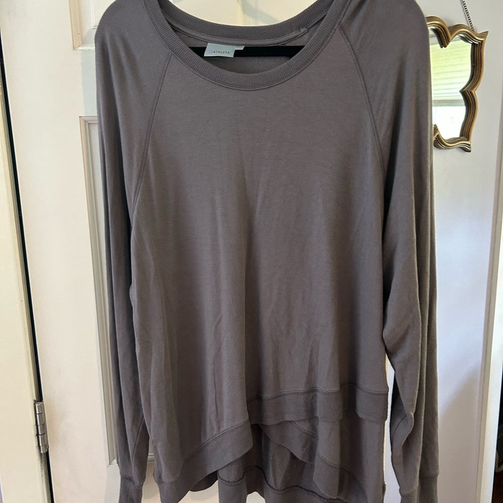 Athleta 1X  Relaxed Long-Sleeve Criss Cross top in grey-light purple color